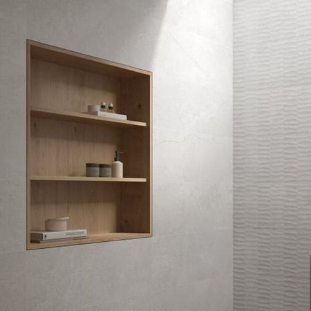 LUCCA WALL
